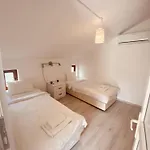 Kara Kedi Villa's *