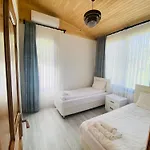 Kara Kedi Villa's فيلة