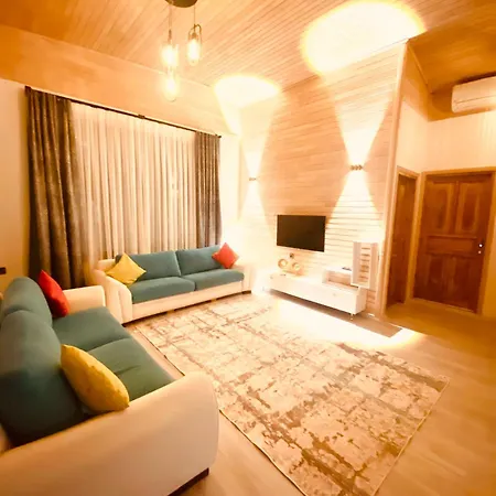 Kara Kedi Villa's فيلة *