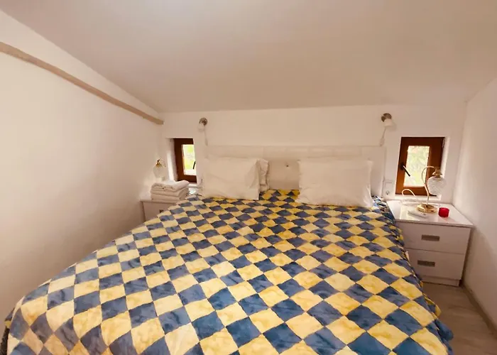 Kara Kedi Villa's كمر