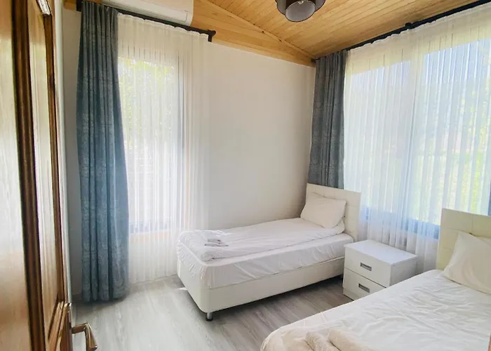 Kara Kedi Villa's فيلة