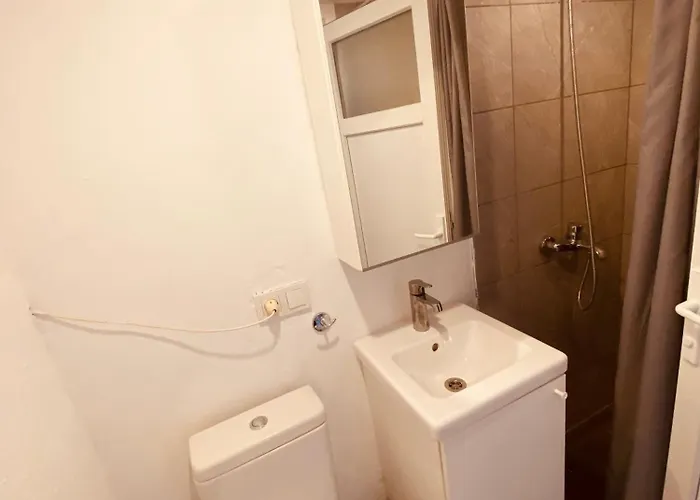 Kara Kedi Villa's كمر