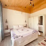 Kara Kedi Villa's