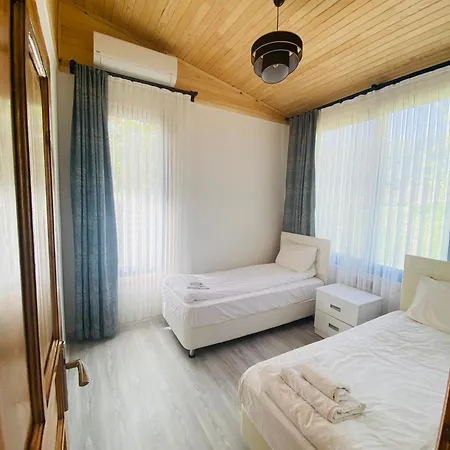 Kara Kedi Villa's Willa