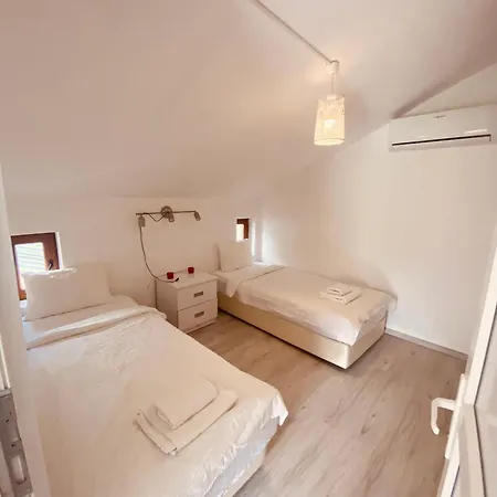 Kara Kedi Villa's *